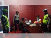 Operasi Lilin 2020, Polisi Bojonegoro Lakukan Rapid Test Acak pada Pengguna Jalan