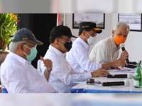 Pesawat Berhasil Mendarat dengan Mulus, Ganjar Pranowo Apresiasi Bandara Ngloram, Blora