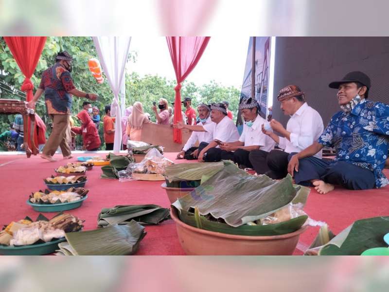 Warga Desa Luwihhaji Gelar Syukuran atas Diresmikannya Jembatan Terusan Bojonegoro-Blora