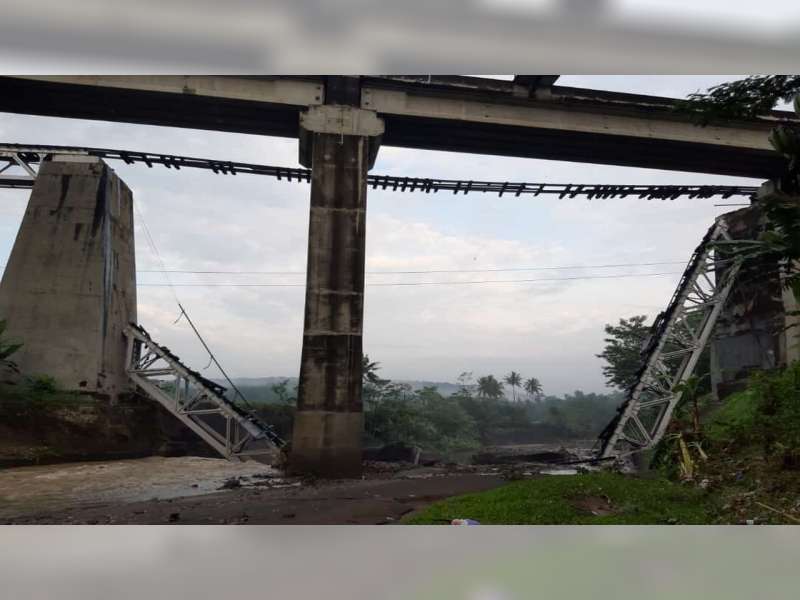 Jembatan di Brebes Terputus, Jadwal Kereta Api Surabaya-Jakarta Tetap Normal