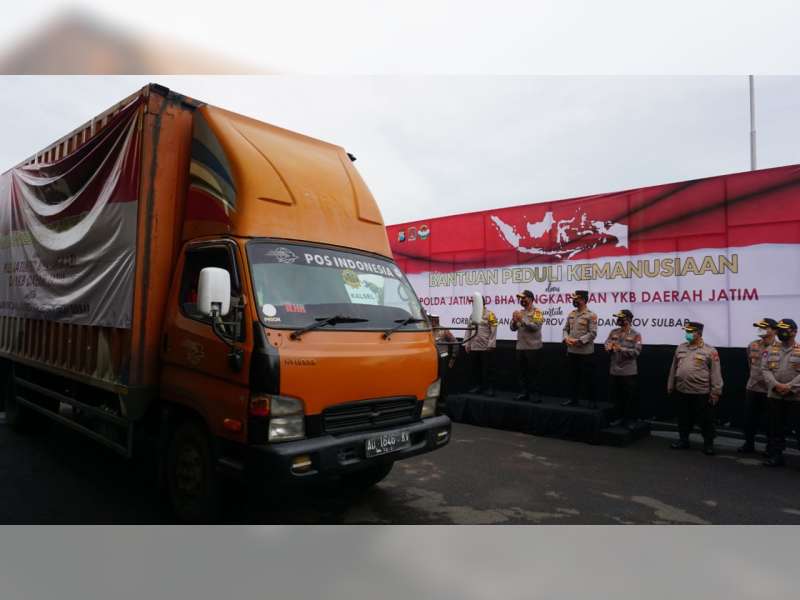 Polda Jatim Berangkatkan 25.165 Paket Sembako untuk Korban Bencana Banjir dan Gempa Bumi