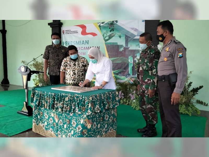 Bupati Bojonegoro Anna Muawanah, Resmikan Kantor Kecamatan Kedungadem