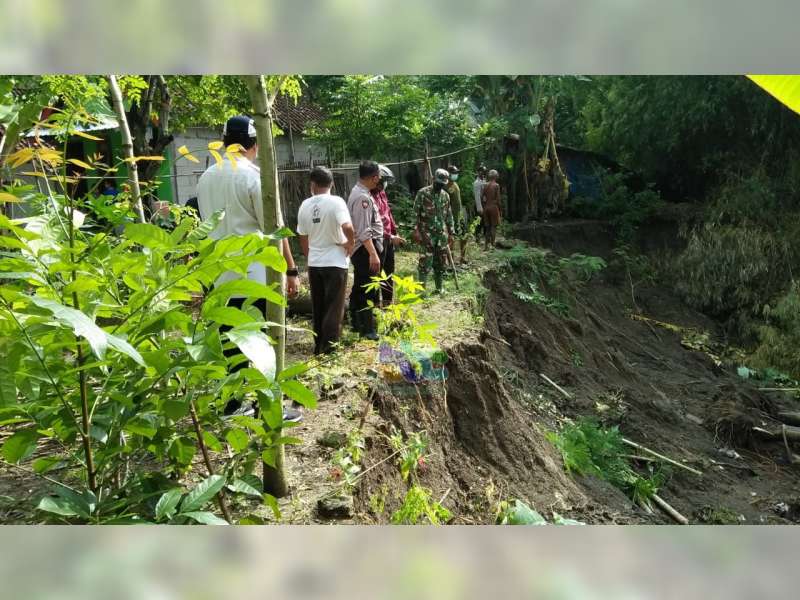 5 Rumah Warga di Desa Semanding Bojonegoro Kota Terancam Longsor