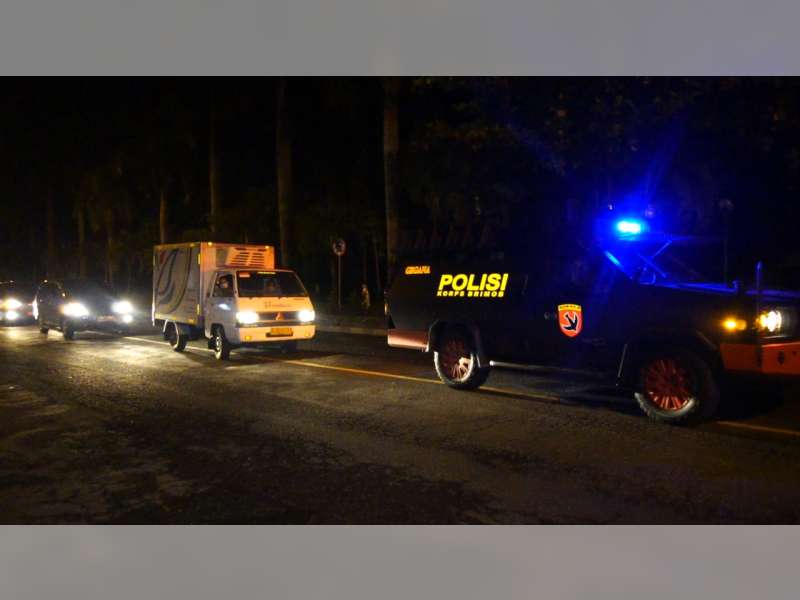 3.680 Vial Vaksin COVID-19 Tiba di Bojonegoro dengan Pengawalan Ketat Polisi