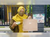 Manfaatkan Waktu Luang saat Pandemi COVID-19, Guru di Bojonegoro Jualan Rujak Buah