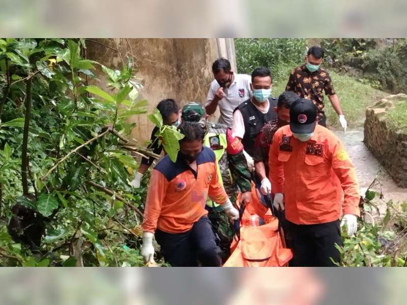 Sesosok Mayat Laki-laki Korban Bunuh Diri Ditemukan di Sungai Lusi, Blora
