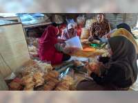 Omzet Pengusaha Camilan Asal Desa Bogo, Kapas, Bojonegoro Ini Puluhan Juta per Bulan