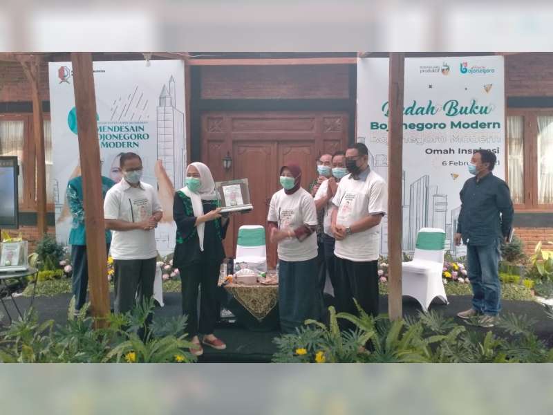 Sejumlah Kalangan Hadiri Bedah Buku 'Gebrakan Bupati Anna Muawanah Mendesain Bojonegoro Modern'