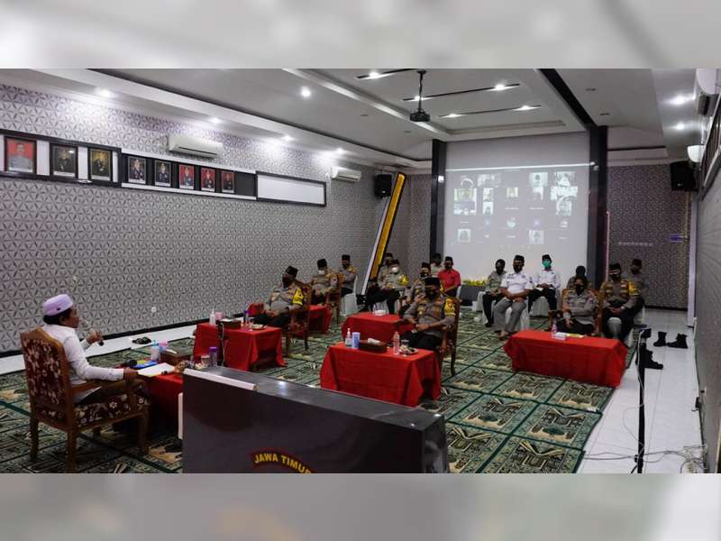 Anggota Polri se-Indonesia Ngaji Virtual Bersama KH Anwar Zahid dari Bojonegoro
