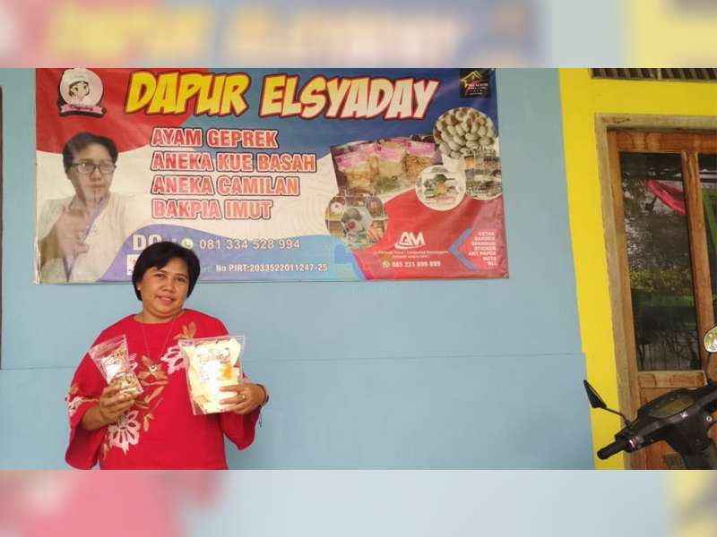 Ibu Rumah Tangga di Bojonegoro Ini Pilih Jualan Kue dan Camilan Sambil Urus Anak dan Keluarga
