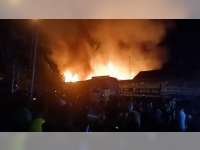 350 Unit Kios Pasar Kepohbaru, Bojonegoro, Terbakar, Kerugian Ditaksir Capai Rp 3,25 Miliar