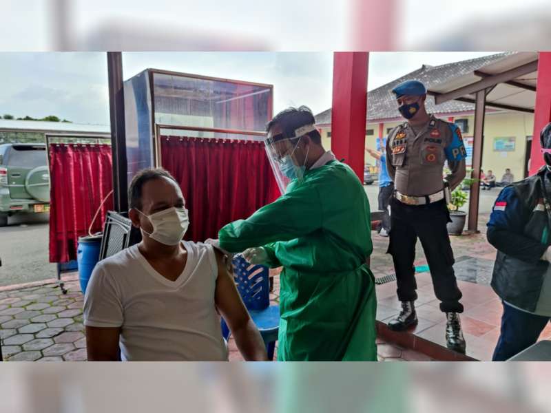 Anggota Polres Blora Mendapat Suntikan Vaksin COVID-19