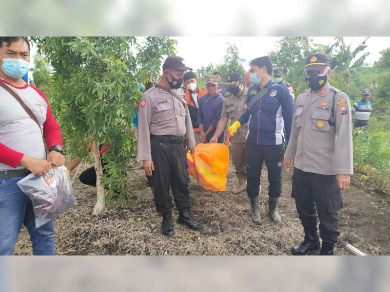 Seorang Kakek di Dander, Bojonegoro, Ditemukan Meninggal Gantung Diri di Pohon Kayu Putih