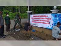 Miliarder Desa di Jenu, Tuban, Resah, Pasang Banner: Sales Dilarang Masuk &nbsp;