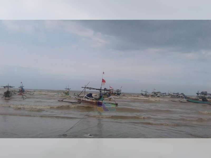 Akibat Cuaca Buruk, Sudah Tiga Hari Nelayan di Tuban Tidak Melaut