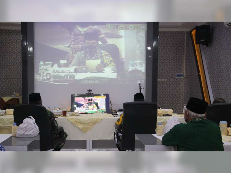 Forkopimda Bojonegoro Ikuti Launching Gerakan Santri Bermasker Secara Virtual