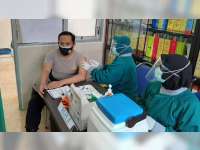 Anggota Polsek Sumberrejo, Bojonegoro, Disuntik Vaksin Corona