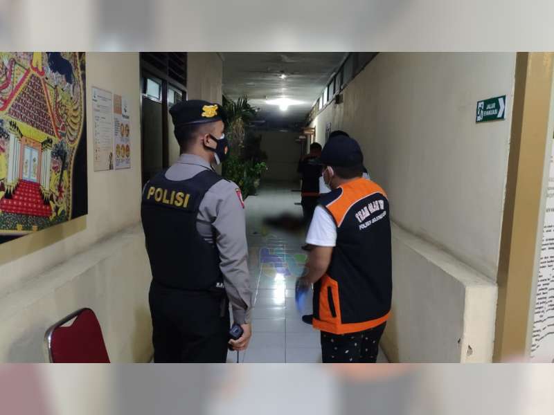 Diduga Serangan Jantung, Seorang Karyawan di Bojonegoro Meninggal Dunia di Kantornya