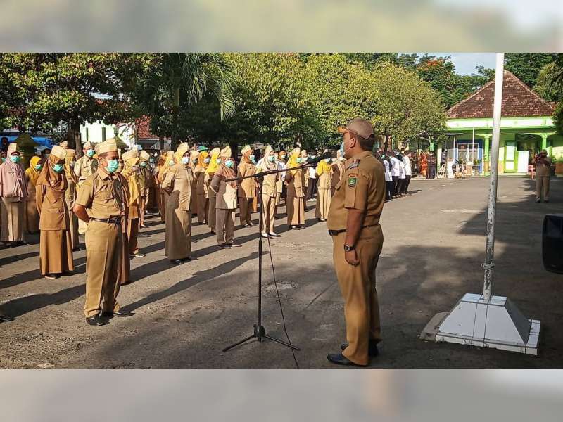 Hari Pertama Masuk Kerja, Bupati dan Wakil Bupati Blora Pimpin Apel di RSUD dr Soetijono