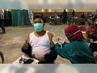 Pegawai Kantor Pertanahan Bojonegoro Ikuti Vaksinasi COVID-19