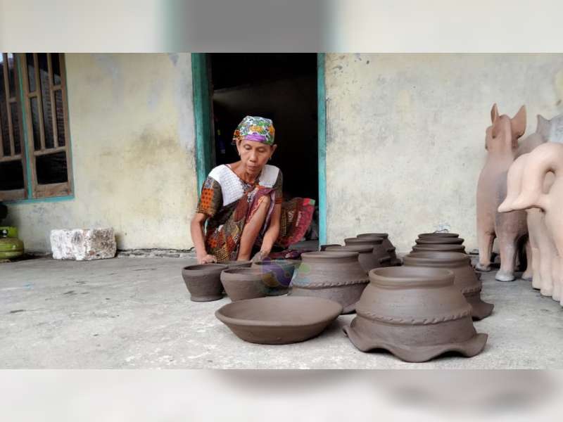 Terdampak Pandemi COVID-19, Perajin Gerabah Malo, Bojonegoro, Berusaha Tetap Bertahan