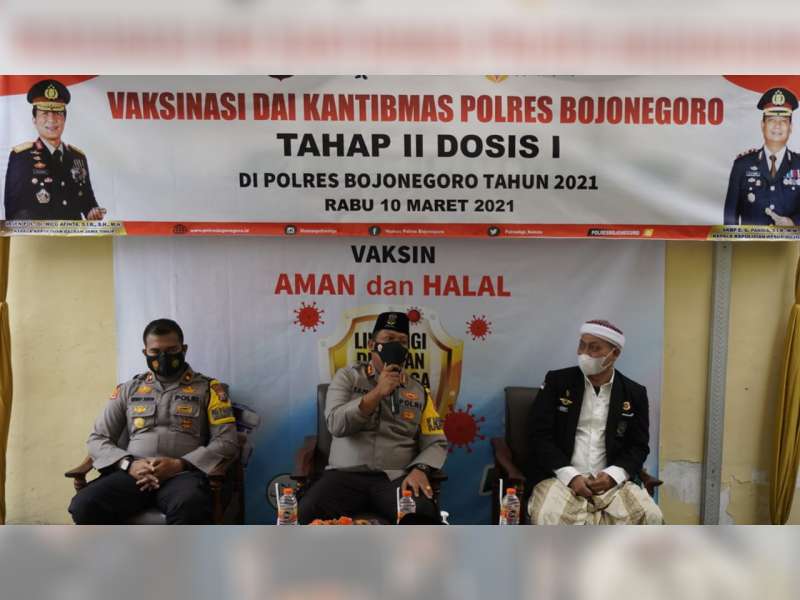 Dai dan Pendeta Kamtibmas Polres Bojonegoro Jalani Vaksinasi COVID-19