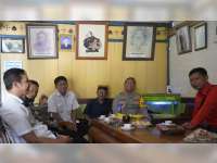 Kapolres Bojonegoro Silaturahmi ke Kediaman Tokoh Masyarakat Samin