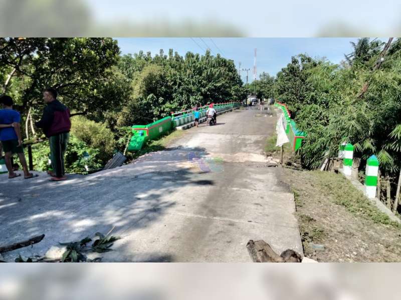 Jembatan di Sendangharjo, Ngasem, Bojonegoro, Longsor, Jalur Ngasem-Dander Dialihkan