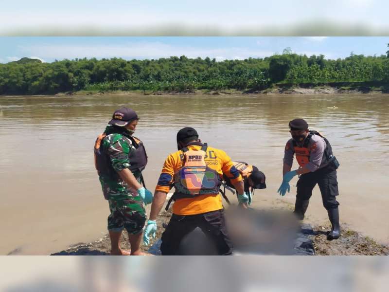 Mayat Laki-laki Tanpa Identitas Ditemukan Mengapung di Bengawan Solo Balen, Bojonegoro