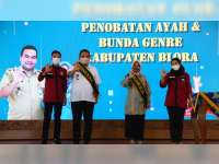 Bupati Blora dan Istri Dinobatkan Jadi Ayah-Bunda Generasi Berencara 2021-2026