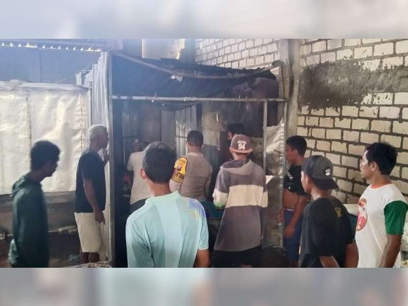 Oven Pabrik Kerupuk di Desa Semanding, Bojonegoro Kota, Terbakar