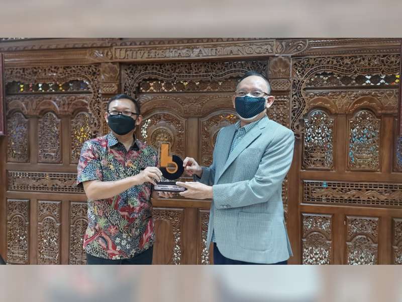 Sodorkan Semangat &lsquo;Bangkit di Tengah Pandemi&rsquo; lewat Webinar hingga Penghargaan Tokoh Inspiratif