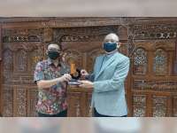 Sodorkan Semangat &lsquo;Bangkit di Tengah Pandemi&rsquo; lewat Webinar hingga Penghargaan Tokoh Inspiratif