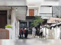 Polisi Lakukan Penggeledahan Rumah Terduga Teroris di Rengel, Tuban