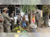 Berkeliaran Tanpa Pakaian dan Resahkan Warga, ODGJ di Tuban Diamankan Satpol PP