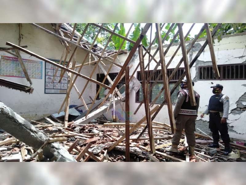 Gedung Sekolah Dasar di Ngasem, Bojonegoro, Ambruk, Kerugian Capai Rp 150 Juta