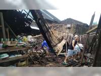 Diduga Sudah Lapuk, Bangunan Dapur Milik Warga Sumberrejo, Bojonegoro, Roboh