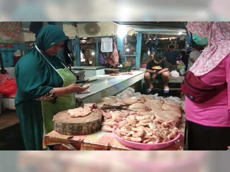 Jelang Ramadan, Harga Daging Ayam di Kabupaten Bojonegoro Alami Kenaikan