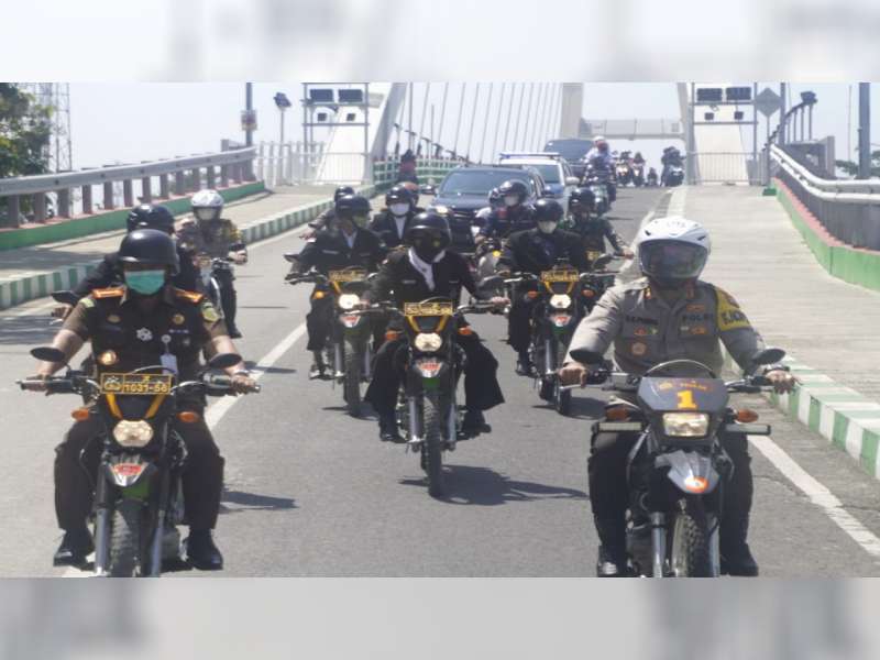 Jelang Ramadan, Kapolres Bojonegoro Gelar Patroli dan Bakti Sosial