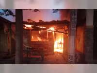 2 Bangunan Warung di Kota Bojonegoro Ludes Terbakar, Kerugian Capai Rp 85 Juta