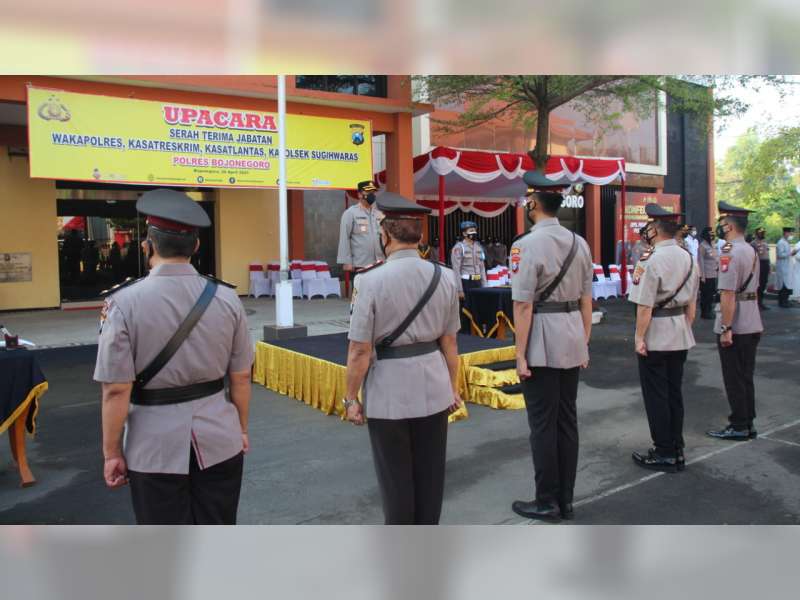 Kapolres Bojonegoro Pimpin Sertijab Wakapolres, Kasat Reskrim, Kasat Lantas dan Kapolsek Sugihwaras