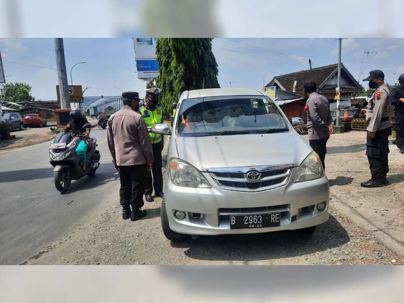 Hari Pertama Operasi Ketupat 2021, Polres Blora Perketat Penyekatan di Perbatasan
