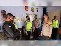 Kapolres Blora Cek Pos Penyekatan di Perbatasan Jawa Tengah dan Jawa Timur