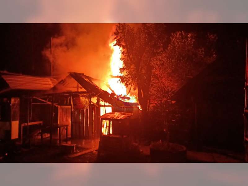 2 Unit Bangunan Toko di Ngraho, Bojonegoro Ludes Terbakar, Kerugian Capai Rp 45 Juta