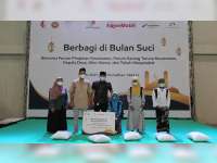 EMCL Santuni Ratusan Anak Yatim dan Bagikan Seribu Paket Sembako di Bojonegoro