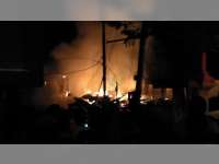 Diduga Akibat Korsleting Listrik, 12 Unit Kios di Pasar Ayam Kota Bojonegoro Hangus Terbakar