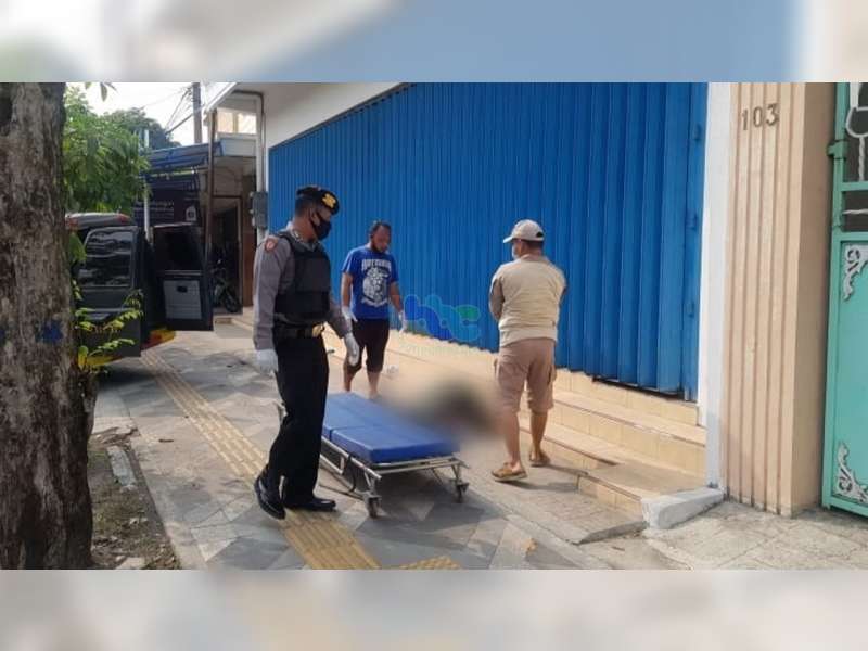 Diduga Dehidrasi, Seorang Nenek Warga Bojonegoro Kota Ditemukan Meninggal di Pinggir Jalan