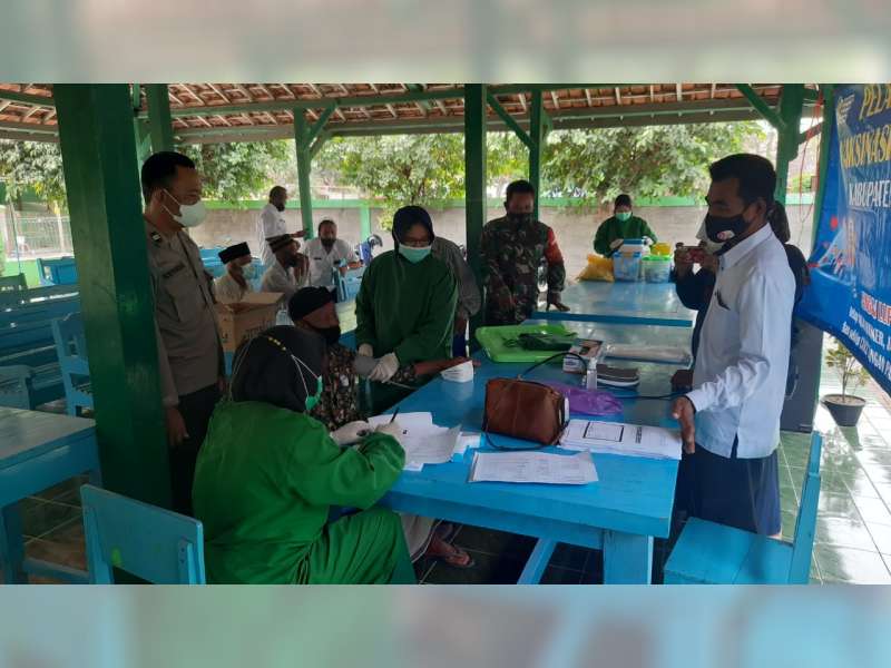 Terus Berlangsung, Vaksinasi Corona di Blora Diprioritaskan bagi Guru dan Lansia