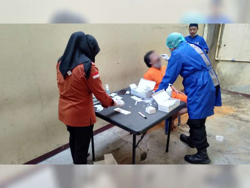 Polres Blora Gelar Rapid Test Antigen pada Para Tahananan