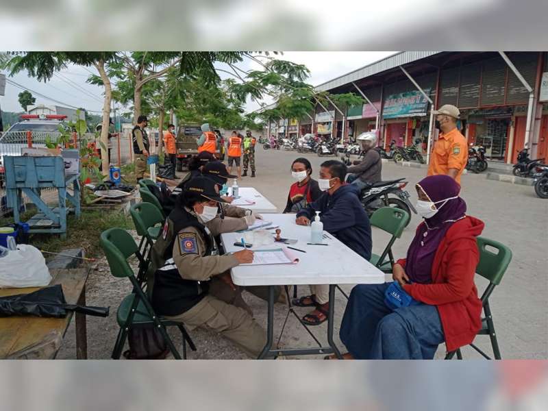 Positif COVID-19 Tambah 45, Petugas Gabungan di Blora Gelar Razia Prokes di Pasar Sido Makmur